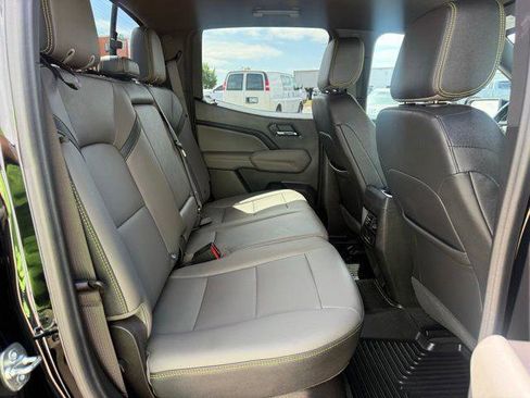 Used 2024 Chevrolet Colorado ZR2 w/ ZR2 Convenience Package III AWD/4WD image 4
