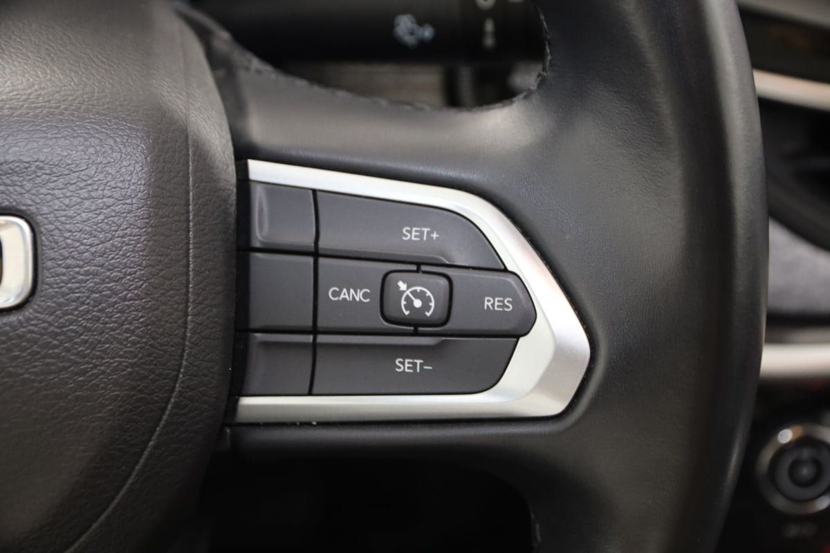 Used 2022 Jeep Compass Latitude w/ Sun and Sound Group AWD/4WD image 32