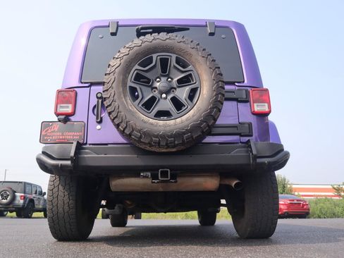 Used 2016 Jeep Wrangler Unlimited Sahara AWD/4WD image 8