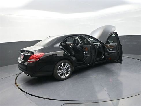 Used 2017 Mercedes-Benz C 300 4MATIC Sedan image 41