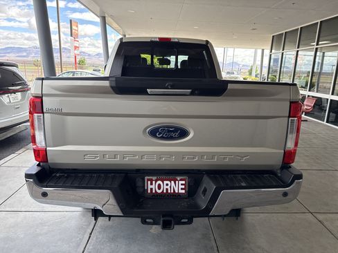 Used 2018 Ford F250 Lariat w/ Lariat Value Package AWD/4WD image 5