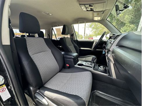 Used 2015 Toyota 4Runner SR5 AWD/4WD image 15