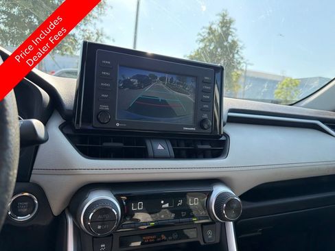 Used 2022 Toyota RAV4 XLE FWD image 7