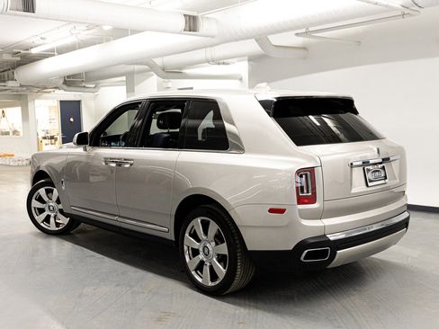 Used 2020 Rolls-Royce Cullinan image 44
