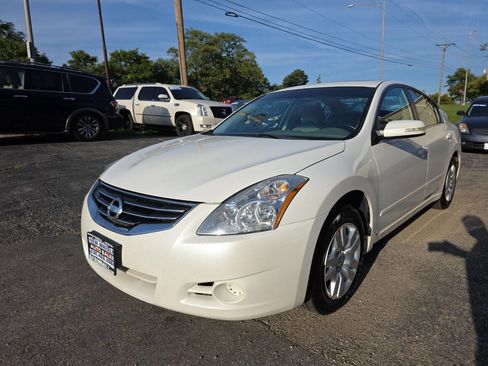 Used 2010 Nissan Altima 2.5 S w/ Convenience Plus Pkg image 1