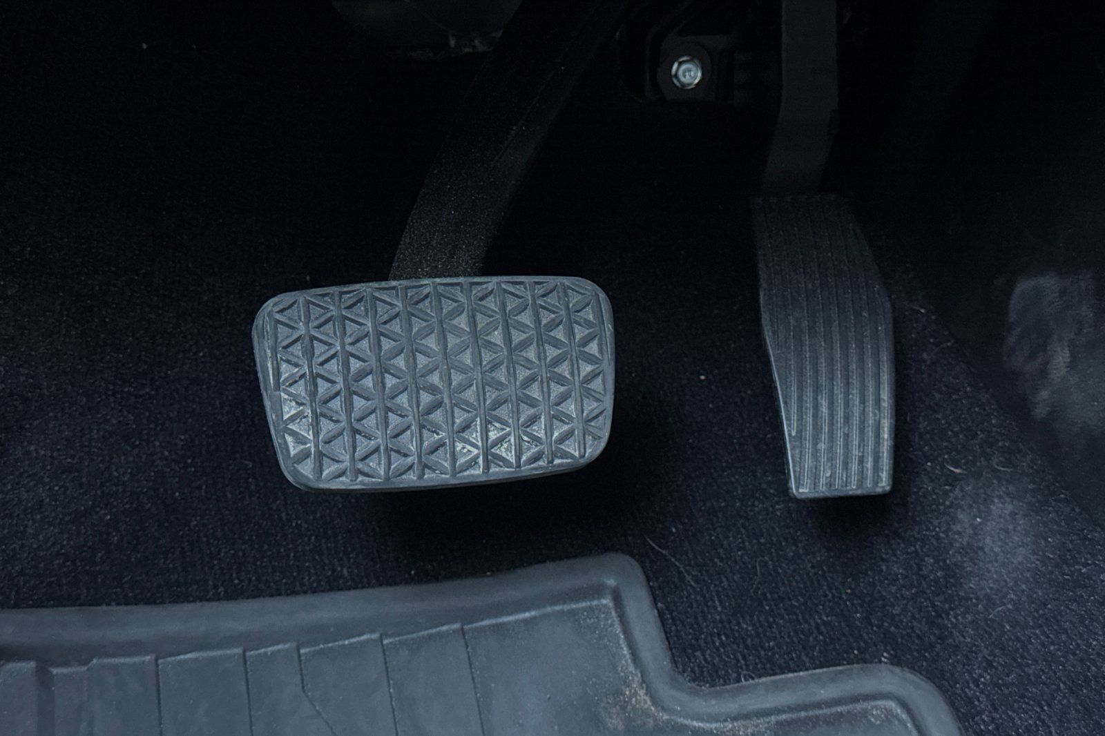 Used 2024 Chevrolet Equinox EV LT w/ LPO, All-Weather Mat Package FWD image 40