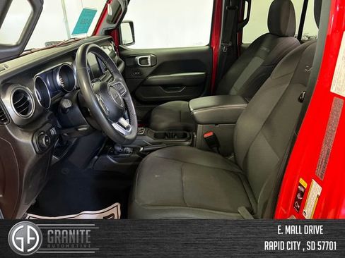 Used 2023 Jeep Wrangler Unlimited Sahara AWD/4WD image 9