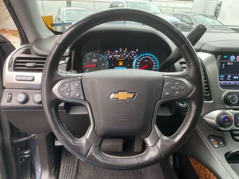 Used 2020 Chevrolet Suburban Premier image 15