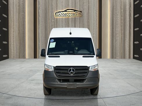 Used 2025 Mercedes-Benz Sprinter 2500 image 2