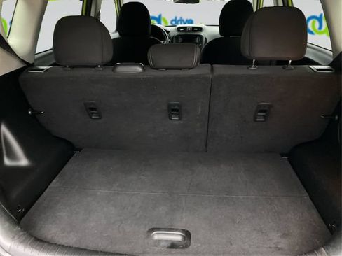 Used 2015 Kia Soul FWD image 13