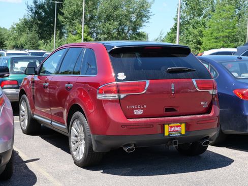 Used 2013 Lincoln MKX AWD image 3