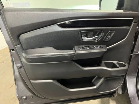 Used 2024 Honda Pilot Touring image 20