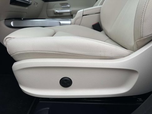 Used 2026 Mercedes-Benz GLB 250 image 17