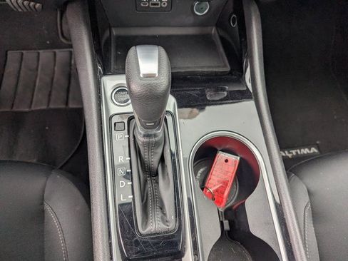 Used 2024 Nissan Altima 2.5 SV image 13