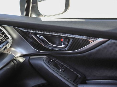 Used 2017 Subaru Impreza 2.0i Limited image 21