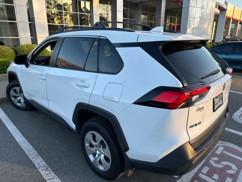 Used 2020 Toyota RAV4 LE image 3