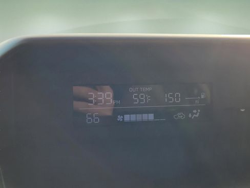 Used 2021 Subaru Crosstrek 2.0i Premium image 17