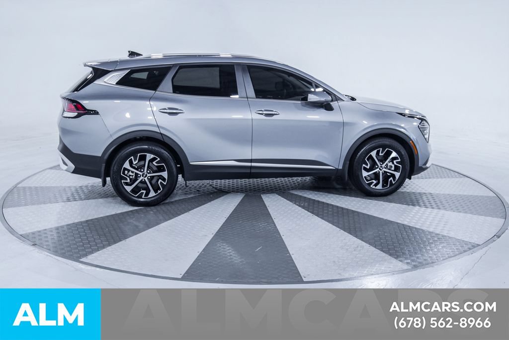 Used 2025 Kia Sportage EX FWD image 11