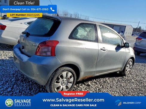 Used 2007 Toyota Yaris 2-Door Hatchback image 4