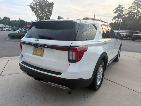 Certified 2025 Ford Explorer Active w/ Active Comfort Package RWD image 8