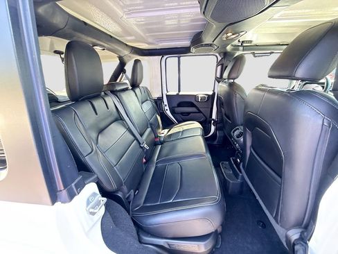 Used 2023 Jeep Wrangler Unlimited Sahara w/ Cold Weather Group AWD/4WD image 32