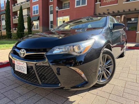 Used 2017 Toyota Camry SE FWD image 16
