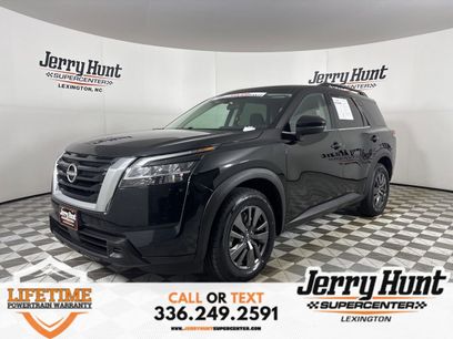 Used 2022 Nissan Pathfinder SV