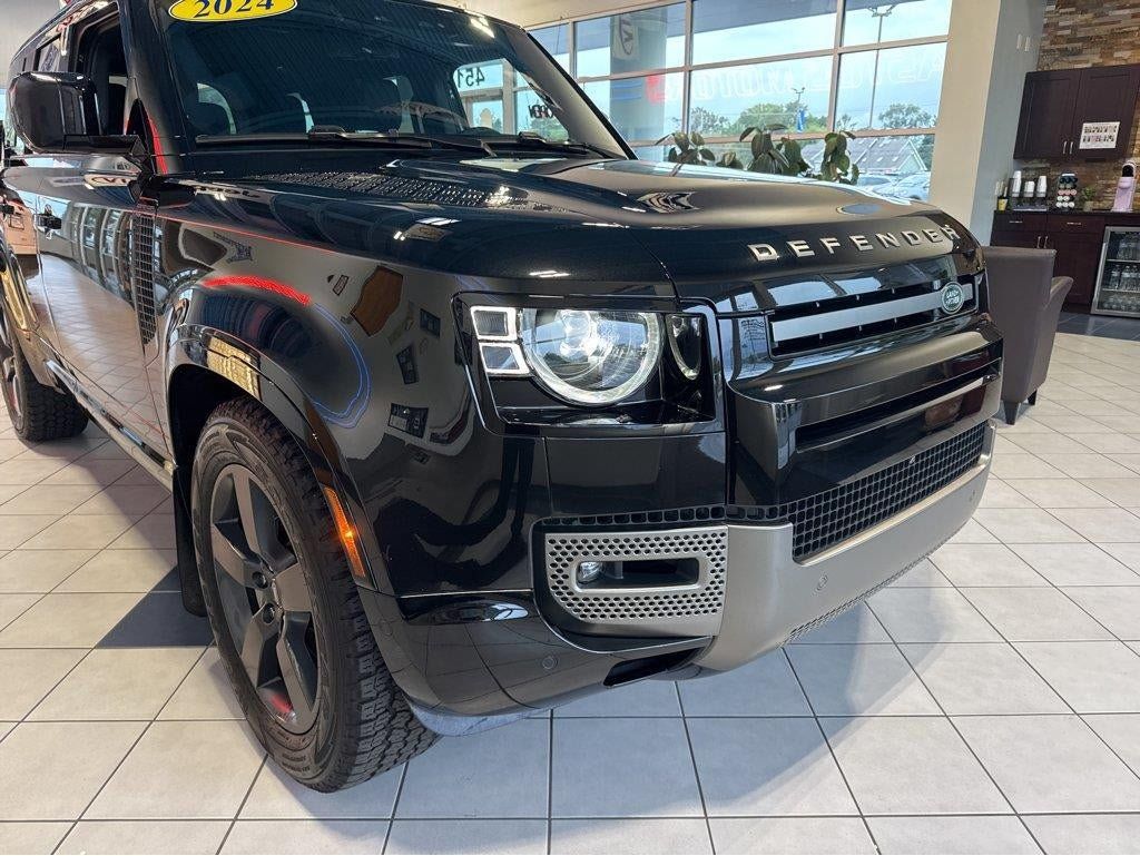 Used 2024 Land Rover Defender 110 X-Dynamic SE AWD/4WD image 6