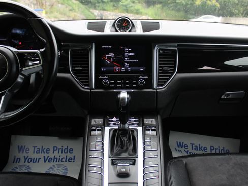 Used 2018 Porsche Macan Sport Edition AWD/4WD image 21
