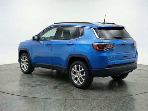 Used 2025 Jeep Compass Limited image 6