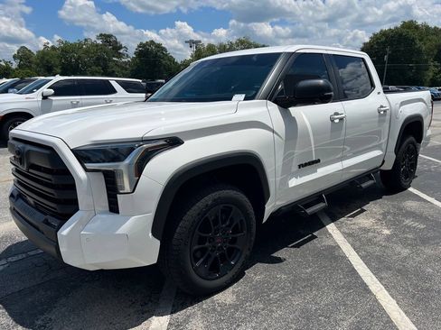 Used 2024 Toyota Tundra SR5 w/ SR5 Premium Package AWD/4WD image 29
