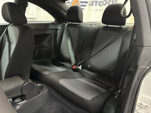 Used 2019 Volkswagen Beetle 2.0T S FWD image 22