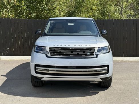 New 2025 Land Rover Range Rover SE image 9