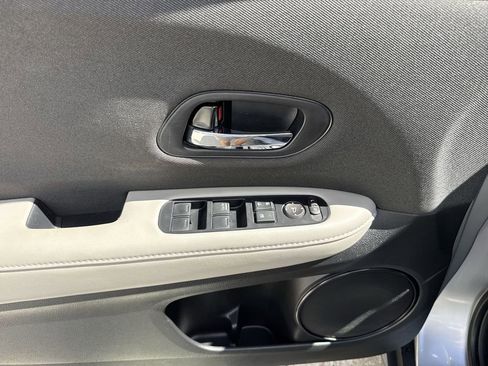 Used 2020 Honda HR-V LX image 39