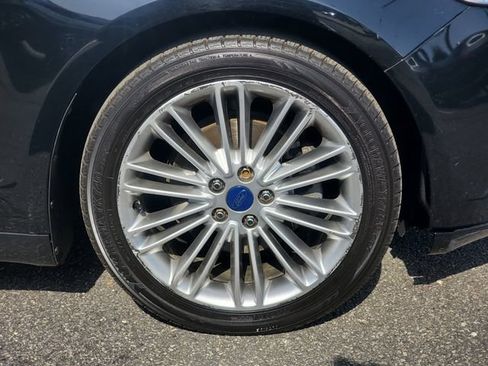 Used 2016 Ford Fusion SE w/ Equipment Group 202A AWD/4WD image 5