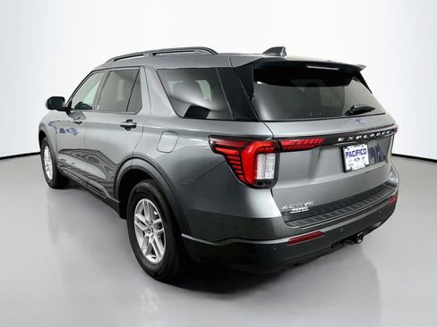 Used 2026 Ford Explorer Active AWD/4WD image 7