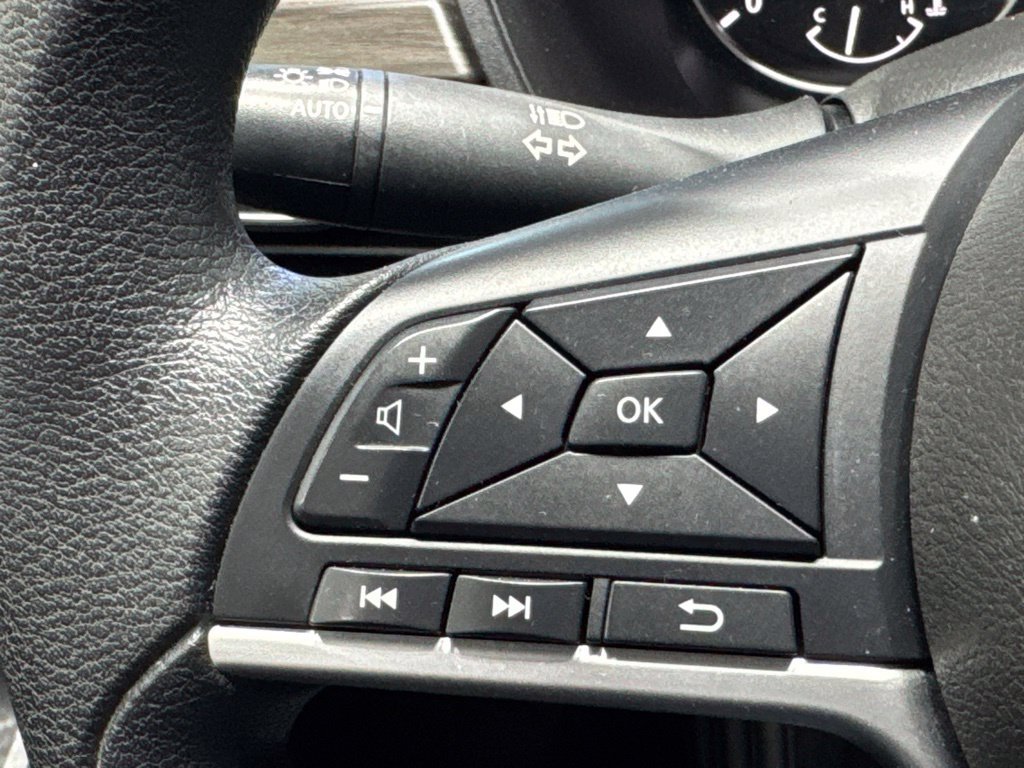 Used 2024 Nissan Altima 2.5 SV FWD image 10