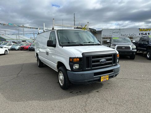 Used 2011 Ford E-150 and Econoline 150 w/ Commercial Cargo Van Pkg RWD image 1