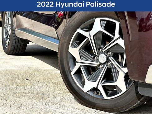 Used 2022 Hyundai Palisade Calligraphy FWD image 2