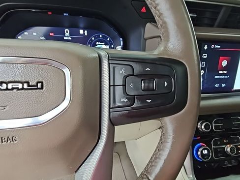 Used 2023 GMC Yukon XL Denali image 28