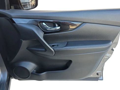 Used 2022 Nissan Rogue Sport SV FWD image 19