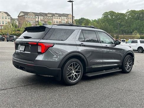 New 2025 Ford Explorer Active image 7