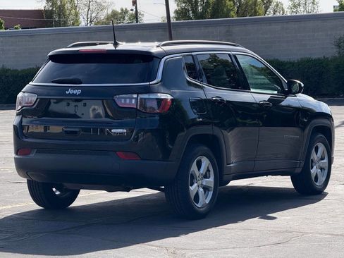 Used 2018 Jeep Compass Latitude w/ Popular Equipment Group FWD image 5