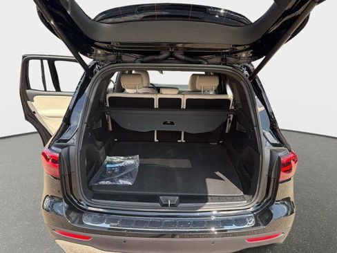 Used 2026 Mercedes-Benz GLB 250 image 11