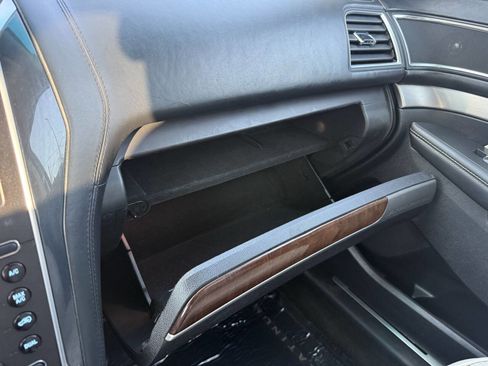 Used 2016 Ford Explorer Platinum image 24