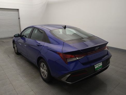 Used 2025 Hyundai Elantra SE image 5