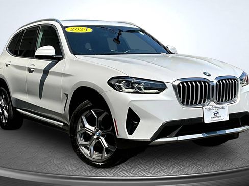 Used 2024 BMW X3 sDrive30i RWD image 3