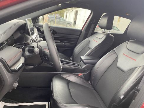 Used 2025 Jeep Compass Trailhawk image 14