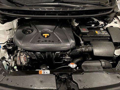 Used 2018 Kia Forte LX image 9