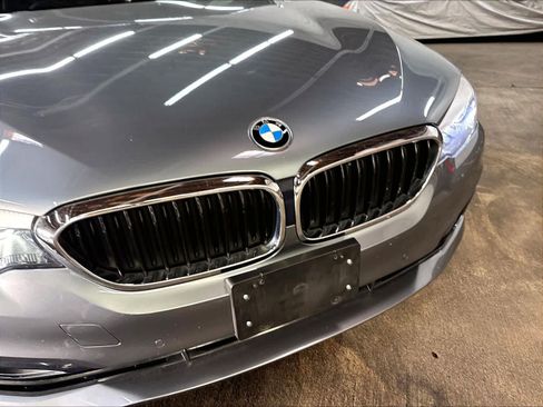 Used 2019 BMW 530e RWD image 32